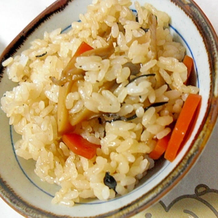 混ぜご飯 かやくご飯 少し甘めで美味しい レシピ 作り方 By ミスチバス 楽天レシピ 混ぜご飯 かやくご飯 少し甘めで美味しい レシピ 作り方 By ミスチバス 楽天レシピ